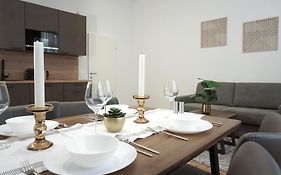 Viva La Vienna Apartments